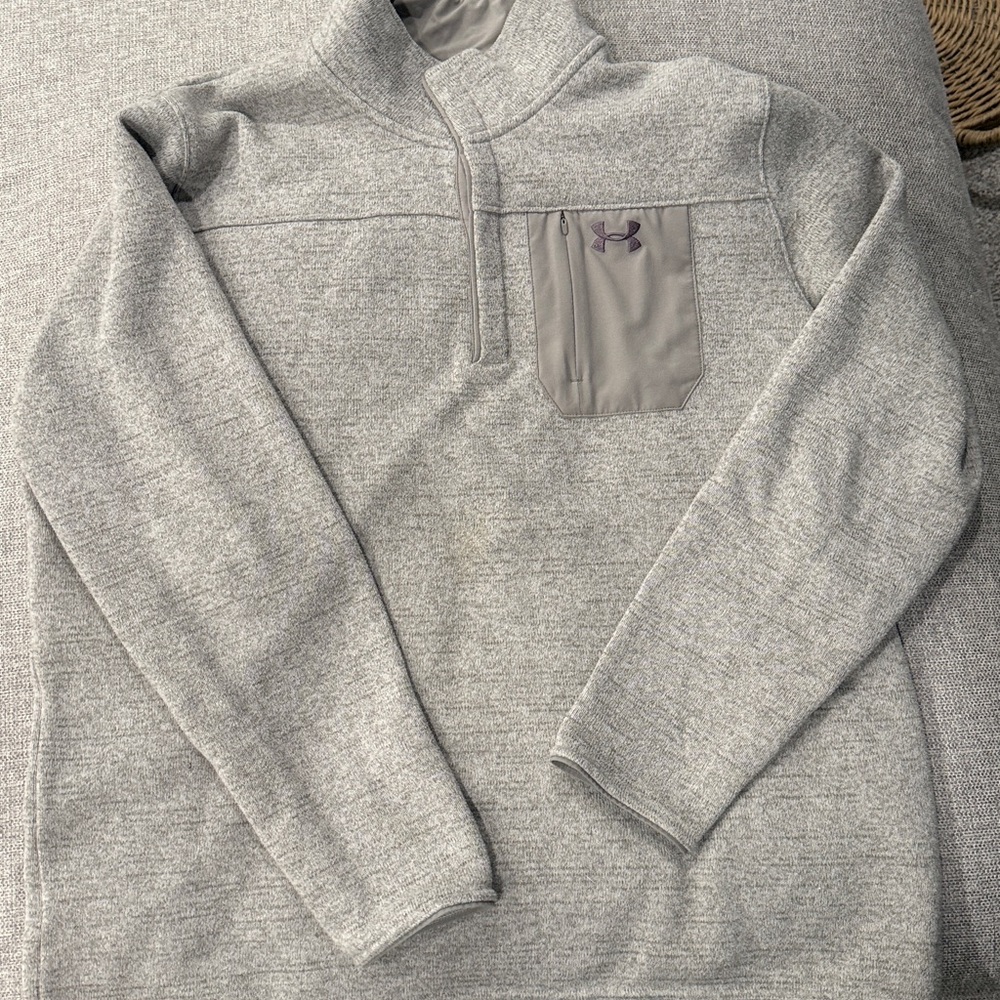 Under Armour Men’s Specialist Henley 2.0 Light Gray Pullover with Chest Pocket